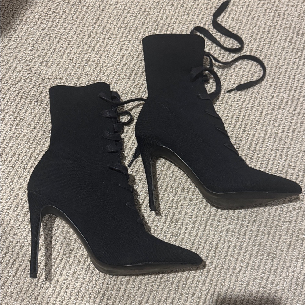 Steve Madden Elegant Black Cloth Lace-Up Women's Boots 37